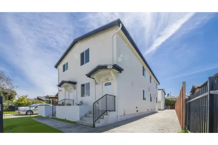 $1450 : 1Bed/1Bath Apartment in LA image 1