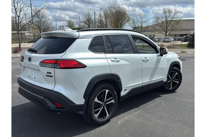 $35996 : 2024 Corolla Cross Hybrid XSE image 9