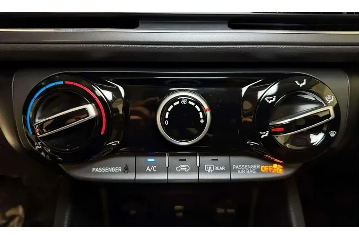 $16995 : Hyundai KONA 2023 SEL 4dr Cr image 7