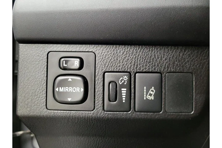 $16998 : Toyota RAV4 2018 LE 4dr SUV image 6