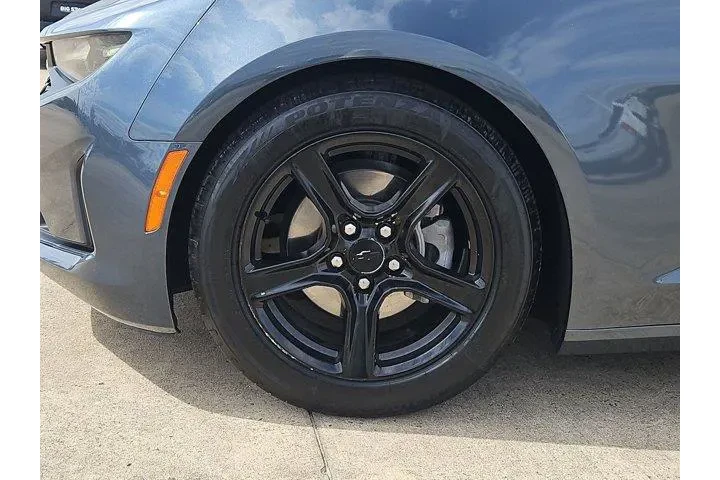 $20995 : Chevrolet Camaro 2021 LT 2dr image 10