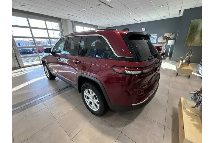 $29994 : Jeep Grand Cherokee 2023 4x4 image 5