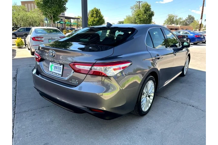 2019 Camry Hybrid XLE image 5