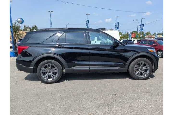 $28777 : Ford Explorer 2023 AWD XLT 4 image 3