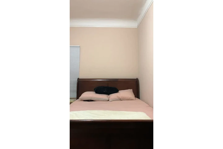 $850 : Recámara  con cama image 1