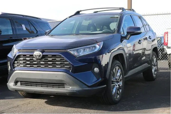 $24714 : Toyota RAV4 2019 XLE Premium image 6