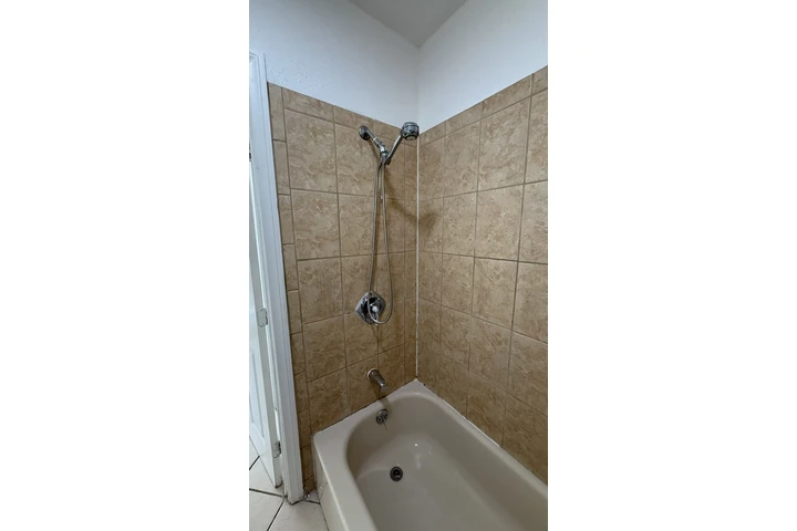 $1750 : RENTO UNIDAD DE UNA RECAMARA image 10