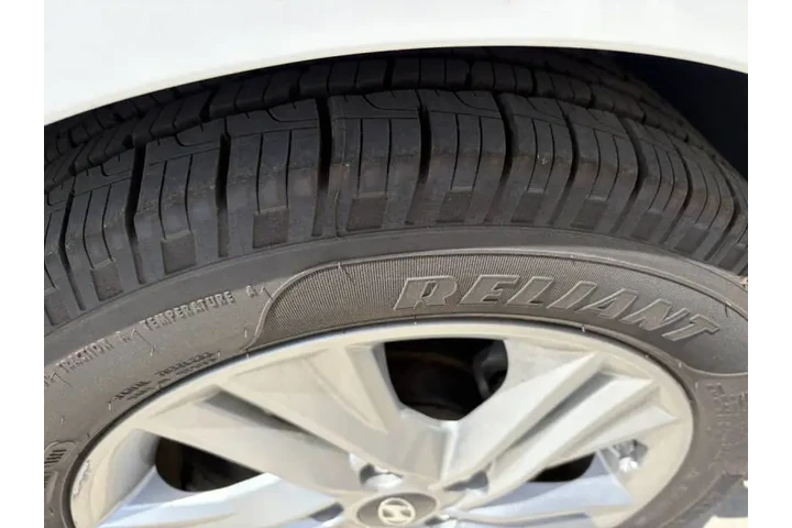 $11990 : 2019 Elantra SEL image 10