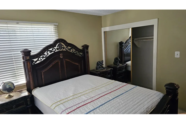 $800 : Se renta recamara en Fullerton image 1