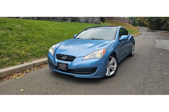 $4295 : 2010 Genesis Coupe 2.0T Premi image 2