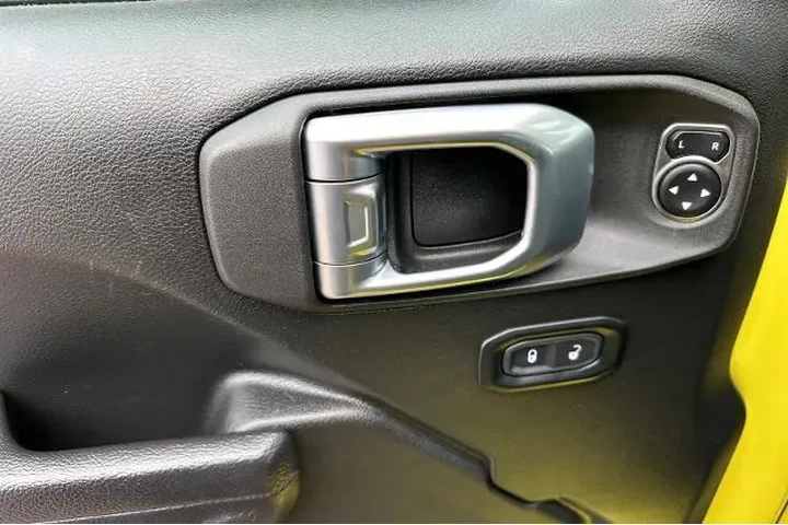 $35995 : Jeep Wrangler 2023 4x4 Sport image 10