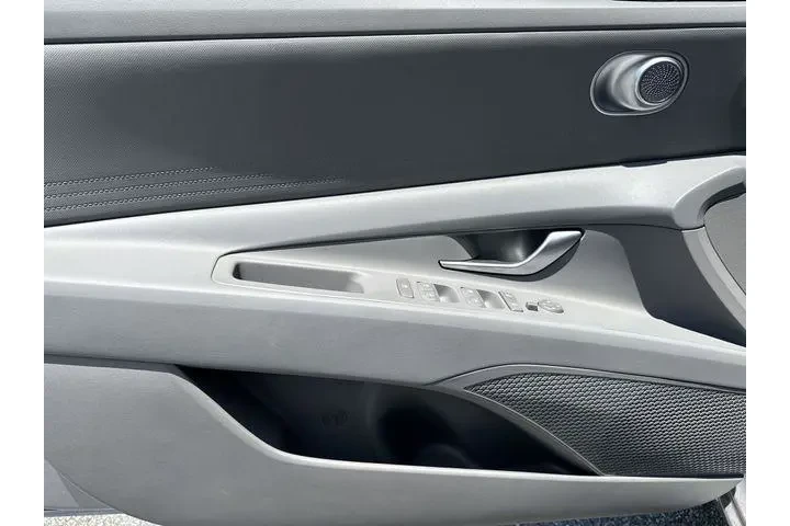 $24909 : Hyundai ELANTRA Hybrid 2025 image 10