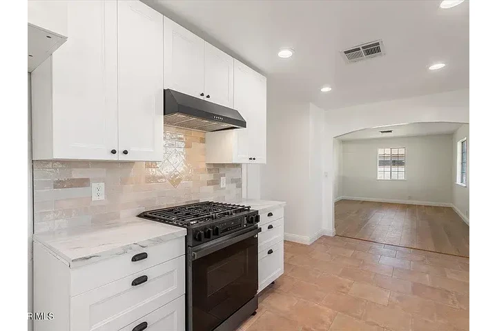 $3600 : Casa en renta-Lancaster 3600 image 5