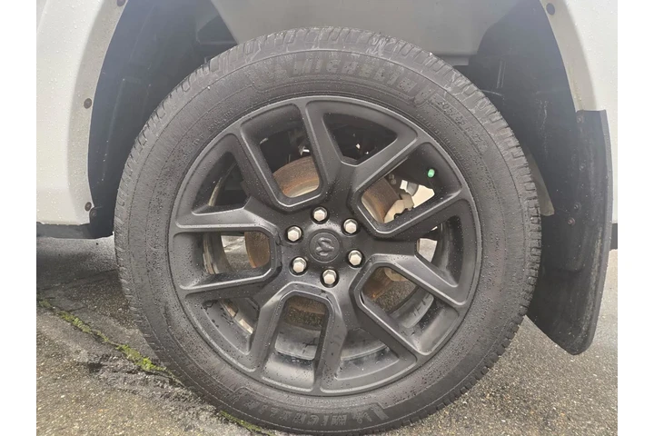 $35993 : Ram 1500 2021 4x4 Laramie 4d image 10