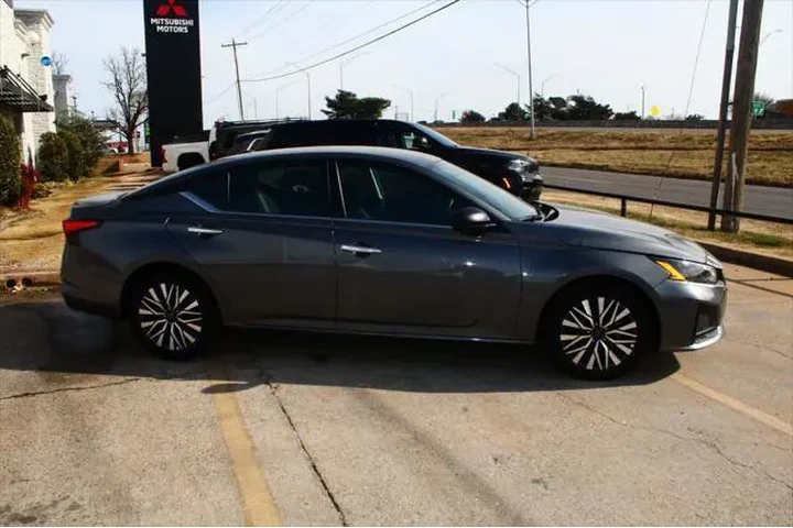 $19988 : Nissan Altima 2025 2.5 SV 4d image 6