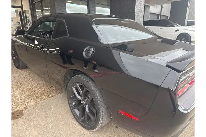 $24827 : Dodge Challenger 2022 SXT 2d image 2