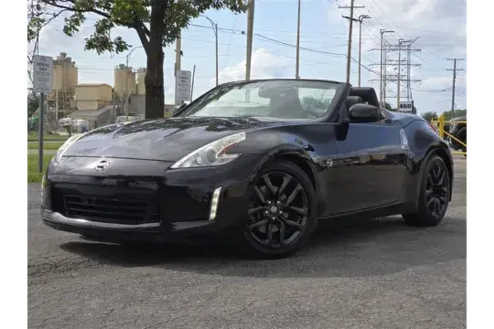 $23699 : 2017 370Z image 2
