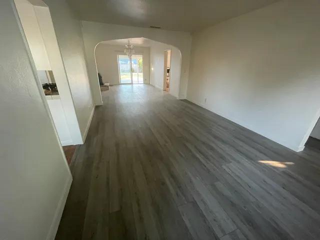 $1500 : Downey 🏠 Pet Friendly 3-1.5 image 5