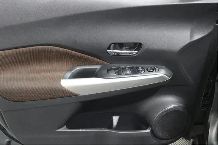 $14985 : Nissan Kicks 2020 SR 4dr Cro image 3