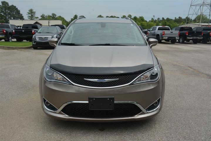 2018 Pacifica Touring L image 3