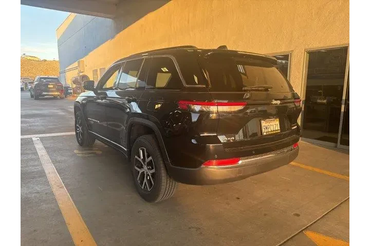 $36515 : Jeep Grand Cherokee 2024 4x4 image 4