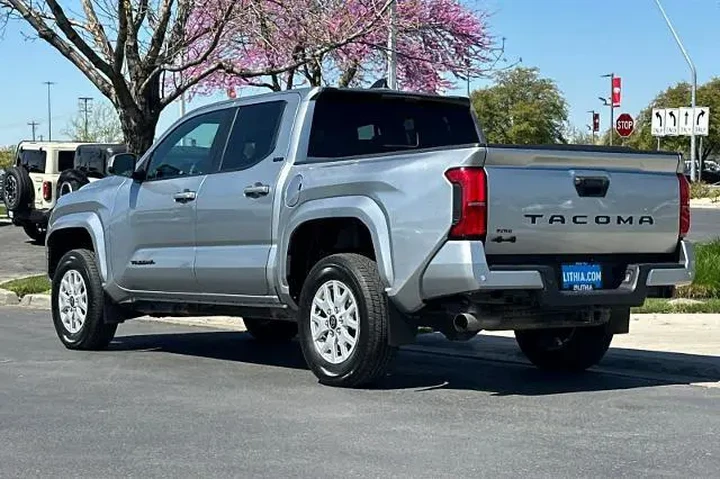 $39995 : Toyota Tacoma 2024 4x4 SR5 4 image 6