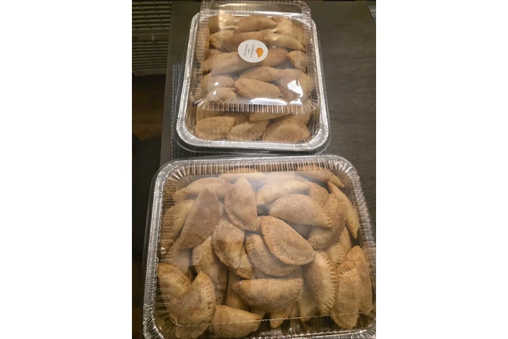 EmPANADAS de Cajeta y Piña image 1