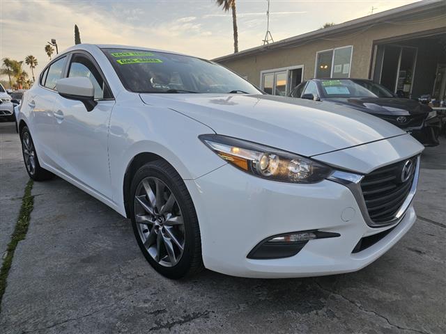 $13995 : 2018 MAZDA3 s Grand Touring A image 3