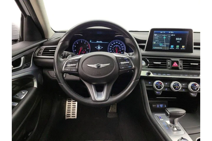 $23998 : Genesis G70 2019 AWD 3.3T Ad image 10