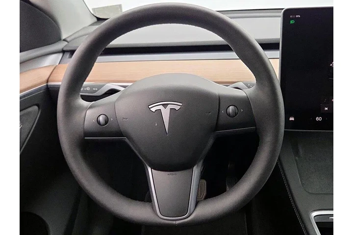 $37998 : Tesla Model Y 2023 AWD Long image 10