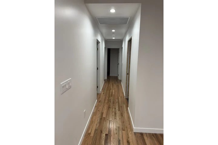 $1000 : SE RENTA CUARTOS image 2