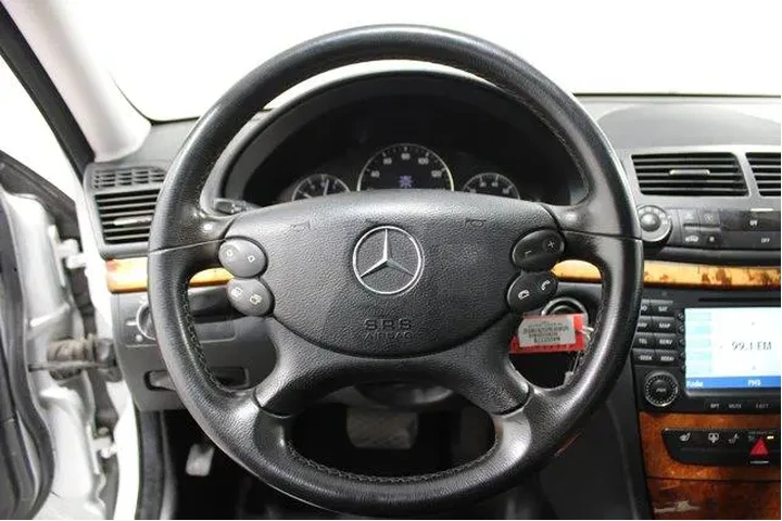 $8985 : Mercedes-Benz E-Class 2007 E image 8