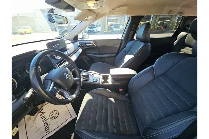 $24111 : Mitsubishi Outlander 2024 SE image 7