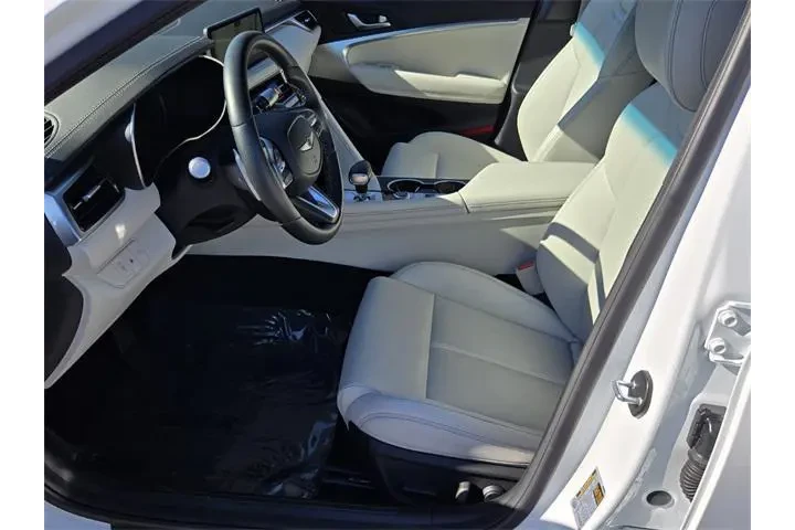$33589 : Genesis G70 2025 2.5T Standa image 6
