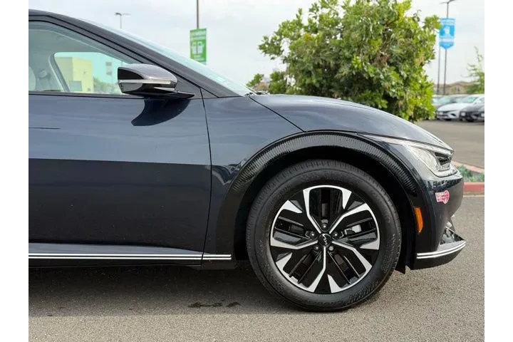 $28888 : Kia EV6 2024 Wind 4dr Crosso image 10