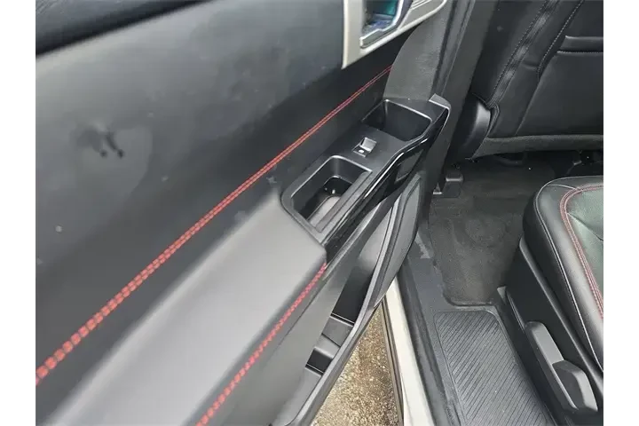 $33990 : Ford Explorer 2023 AWD ST-Li image 10