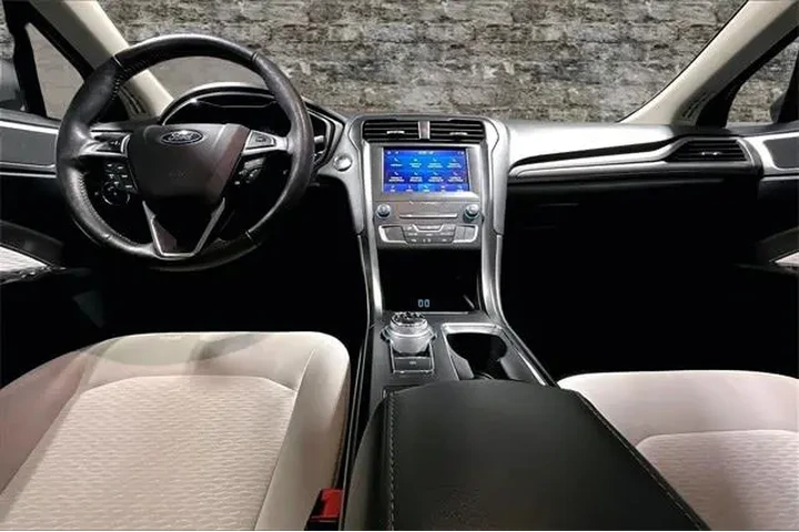 $16913 : Ford Fusion 2020 SE 4dr Seda image 7