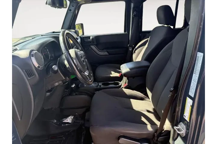 $16252 : Jeep Wrangler Unlimited 2016 image 9