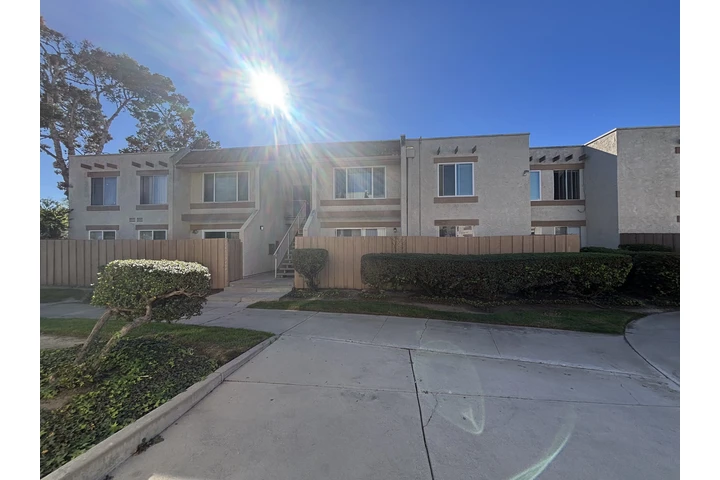 $2600 : Condo for rent Port Hueneme image 1