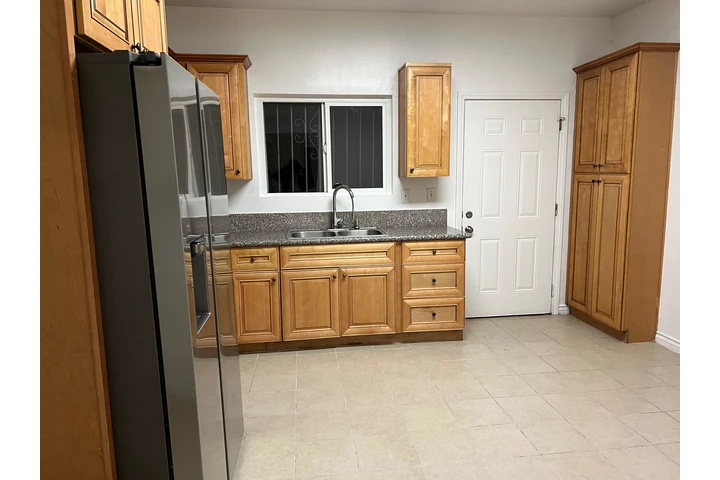 $1250 : Cuarto image 2