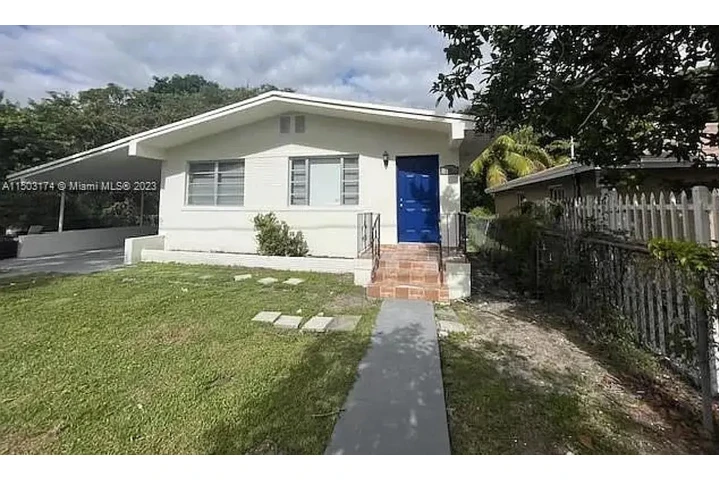 $700 : charming HOME ..Miami, FL image 1