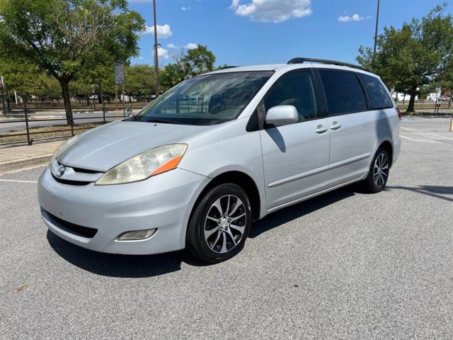 $4950 : 2006 Sienna XLE 7 Passenger image 2