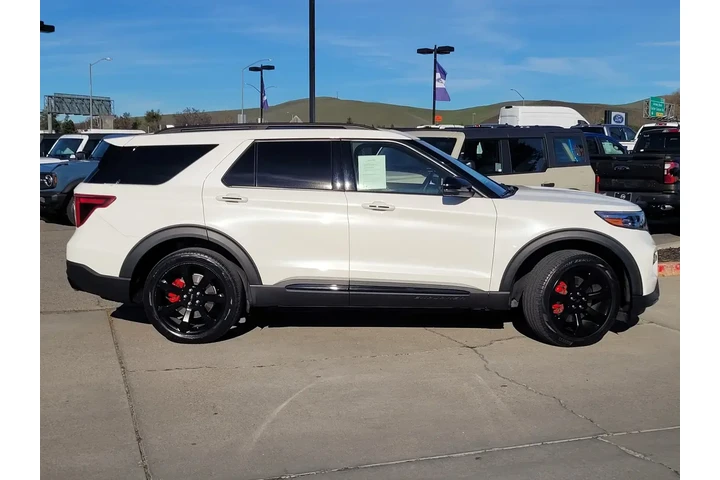 $39999 : Ford Explorer 2023 AWD ST 4d image 3