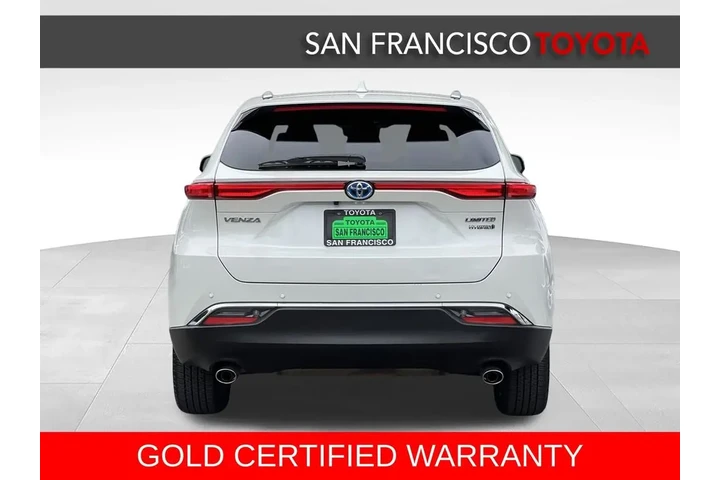 $32999 : Gold Certified 2022 Venza Lim image 4