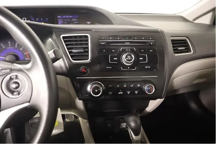 $11432 : Honda Civic 2014 LX 4dr Seda image 6