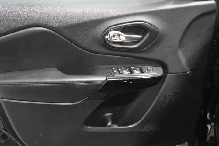 $18911 : Jeep Cherokee 2019 Altitude image 3