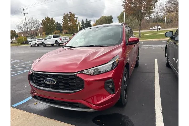 $26932 : Ford Escape 2023 AWD ST-Line image 2