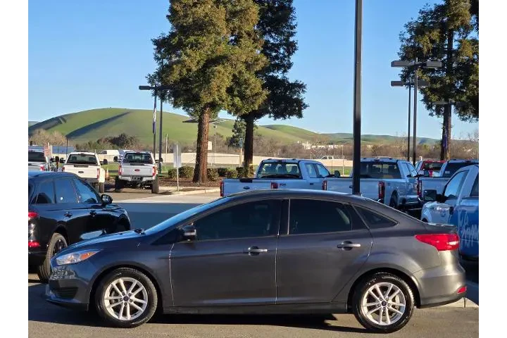 $9999 : Ford Focus 2017 SE 4dr Sedan image 7