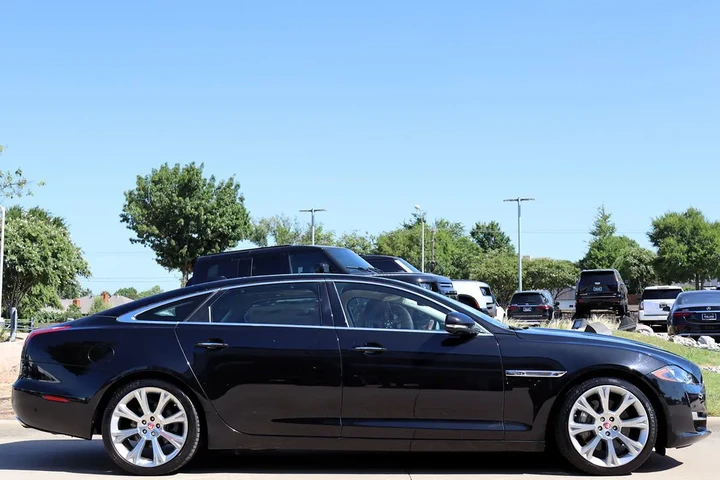 $24995 : 2016 XJ XJL Portfolio image 7