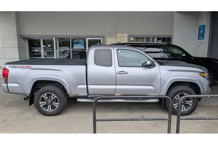 $34990 : 2017 Tacoma TRD Sport V6 image 7